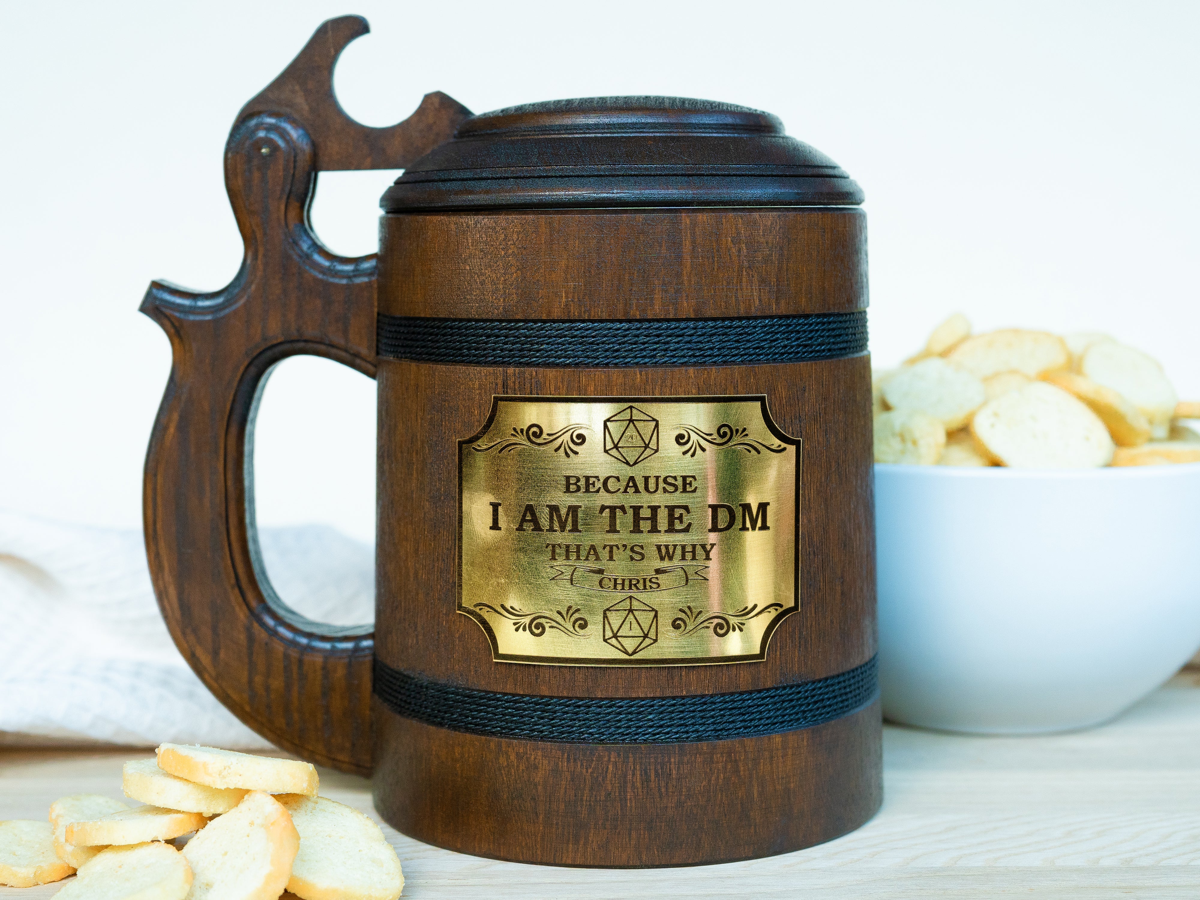 Dungeon Master personalized mug with lid, Wood engraved tankard, - GravisCup