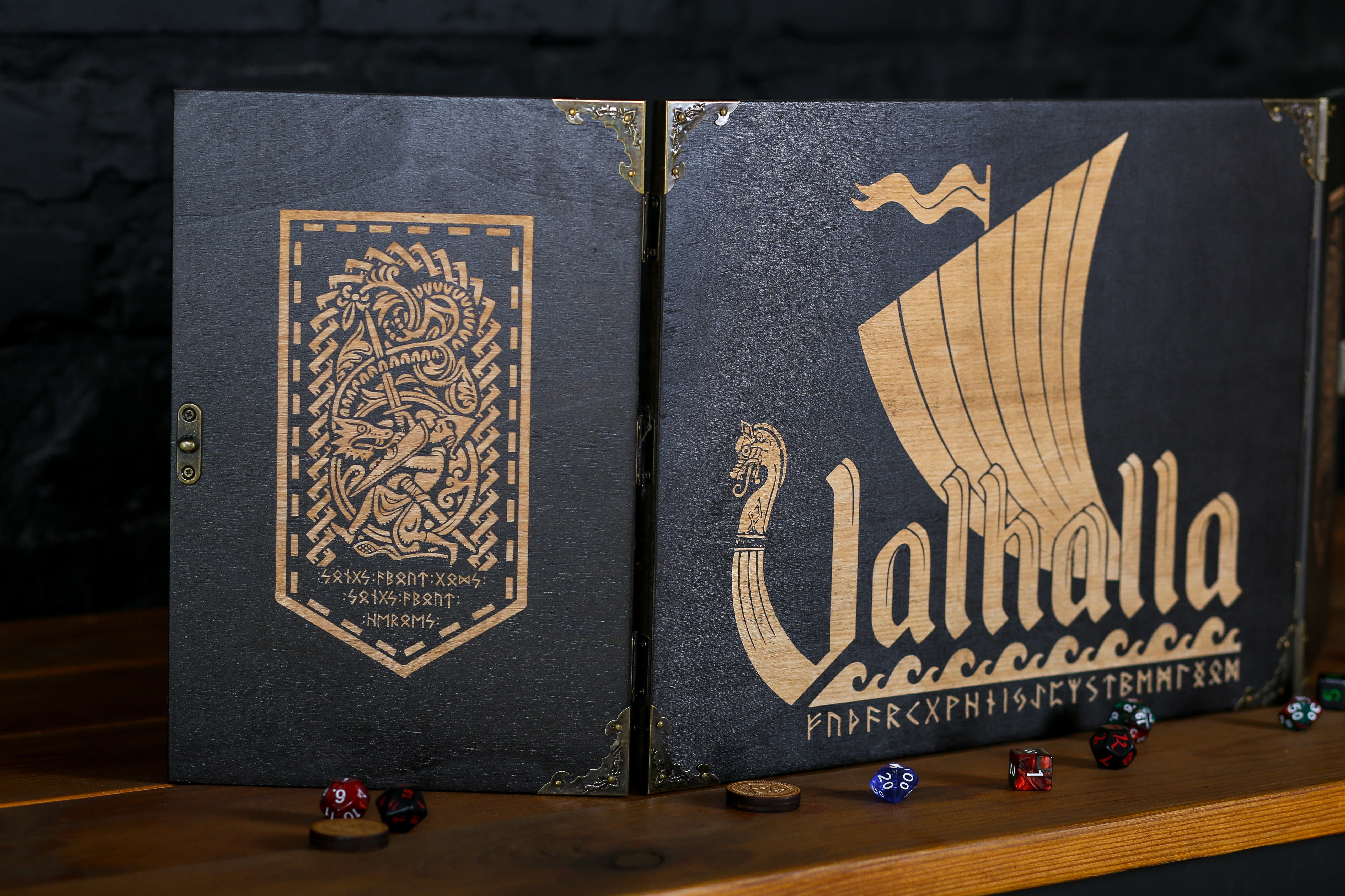 Dungeon master screen "Valhalla" wood magnetic, Dungeon master screens - GravisCup
