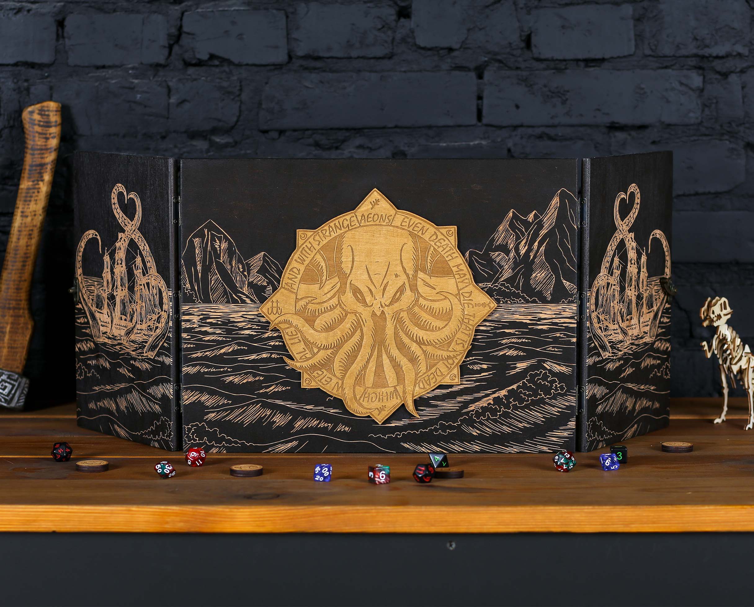 Cthulhu screen wood magnetic, Dungeon master screens - GravisCup